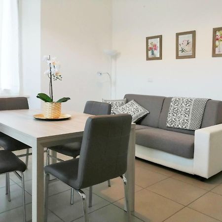 Appartamento Aida - Near The Center With Private Parking E Ac Комо Екстериор снимка