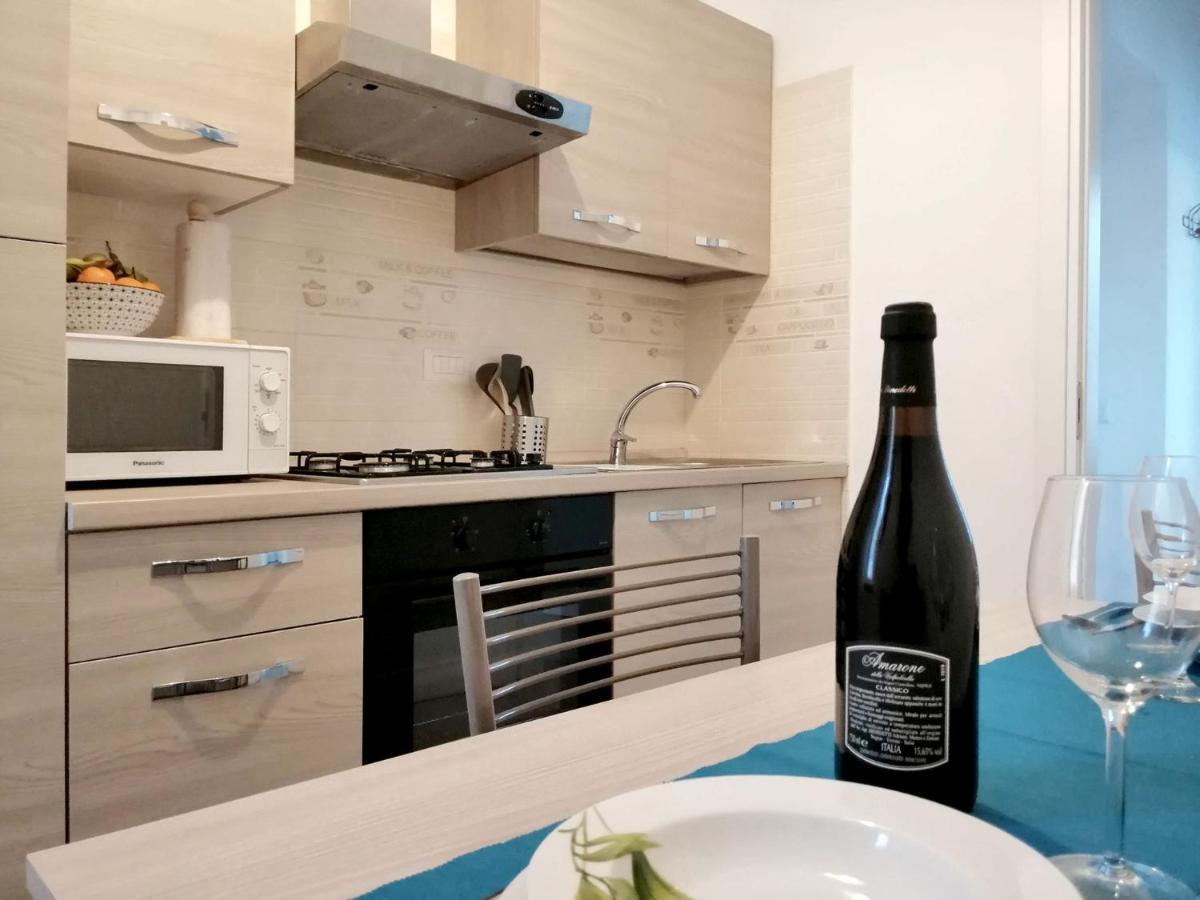 Appartamento Aida - Near The Center With Private Parking E Ac Комо Екстериор снимка