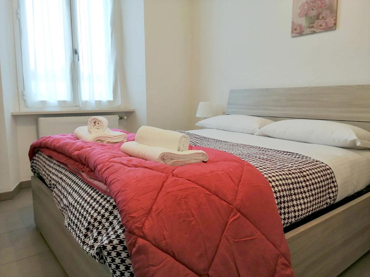 Appartamento Aida - Near The Center With Private Parking E Ac Комо Екстериор снимка