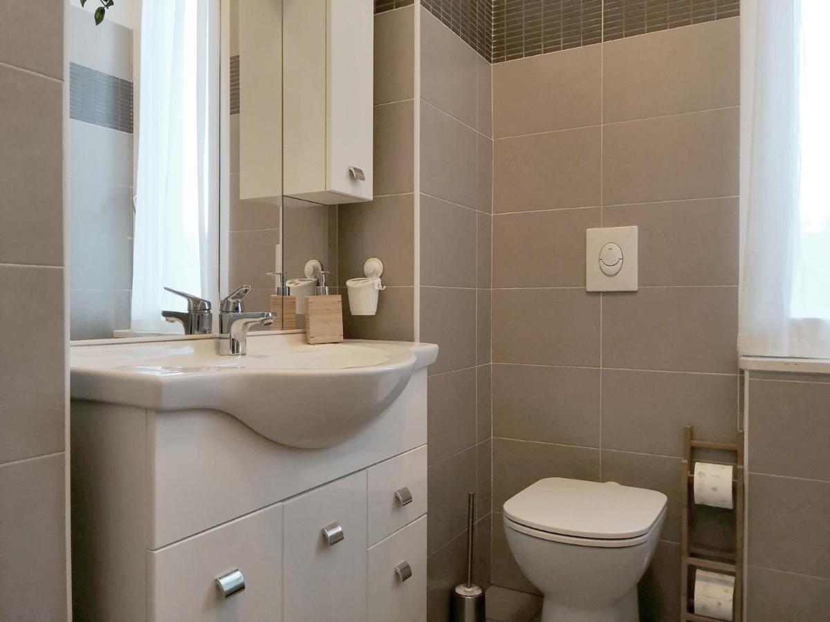 Appartamento Aida - Near The Center With Private Parking E Ac Комо Екстериор снимка
