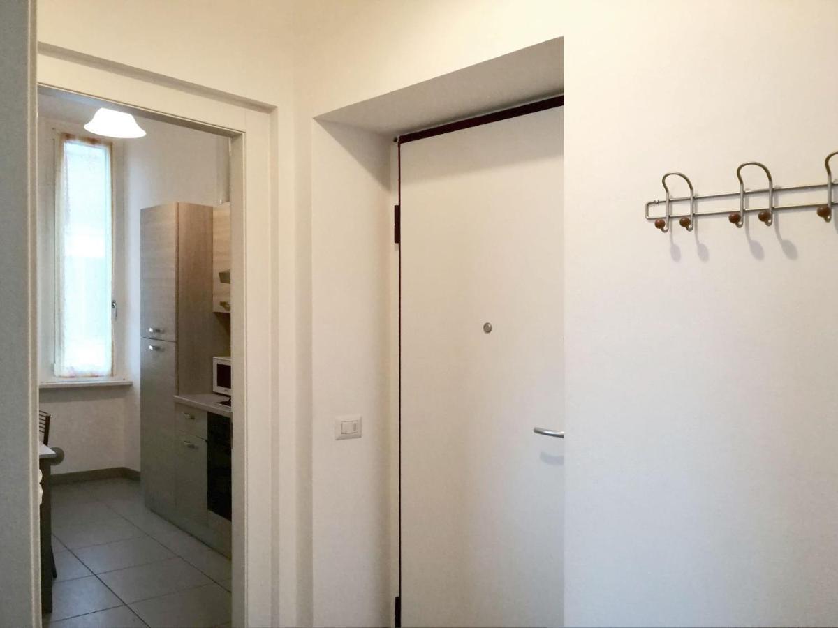 Appartamento Aida - Near The Center With Private Parking E Ac Комо Екстериор снимка